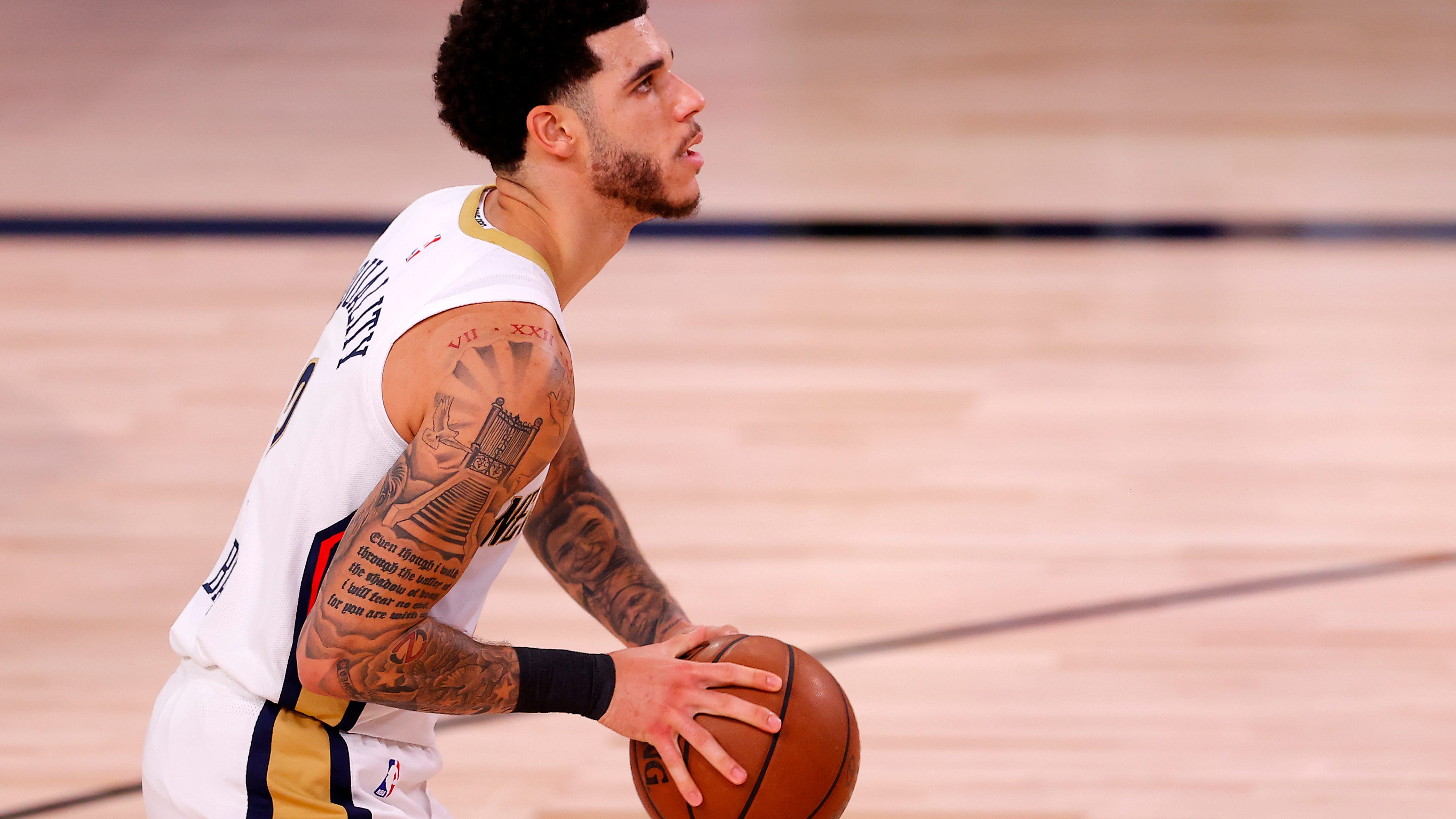 Magic Johnson wants to see the Knicks trade for Lonzo Ball