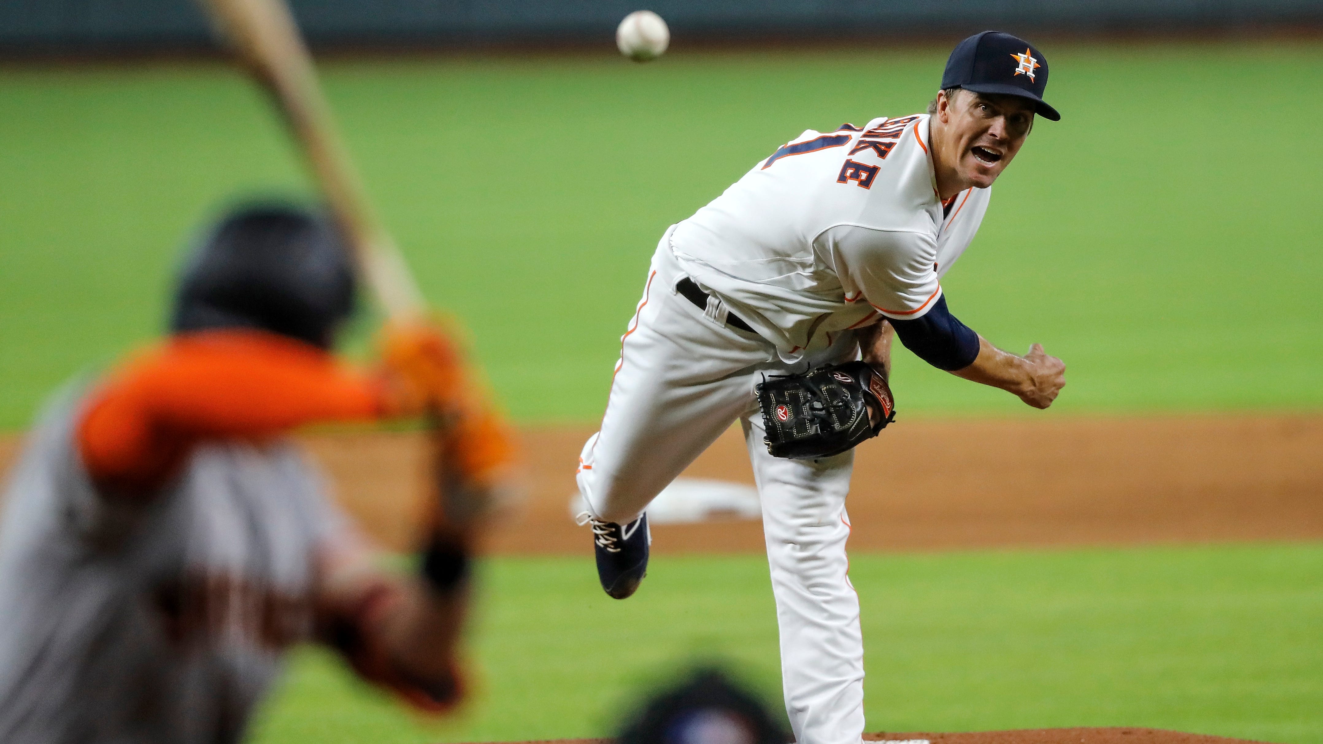 WATCH: Zack Greinke Baffles Padres Hitter With 54-MPH Pitch