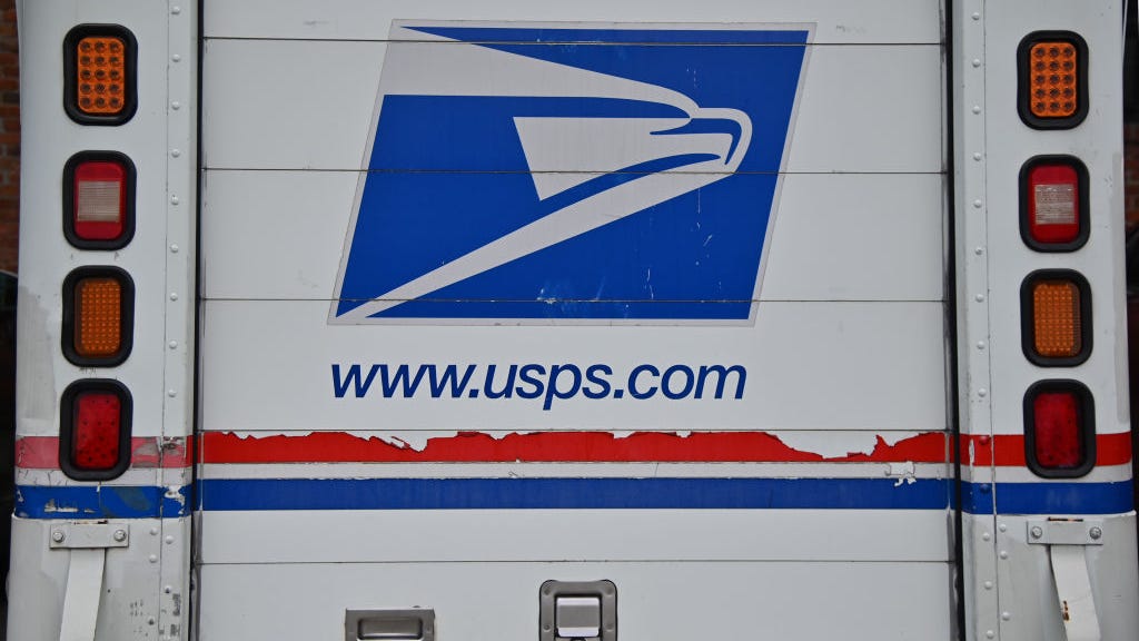 71-year-old postal carrier dies after random street stabbing