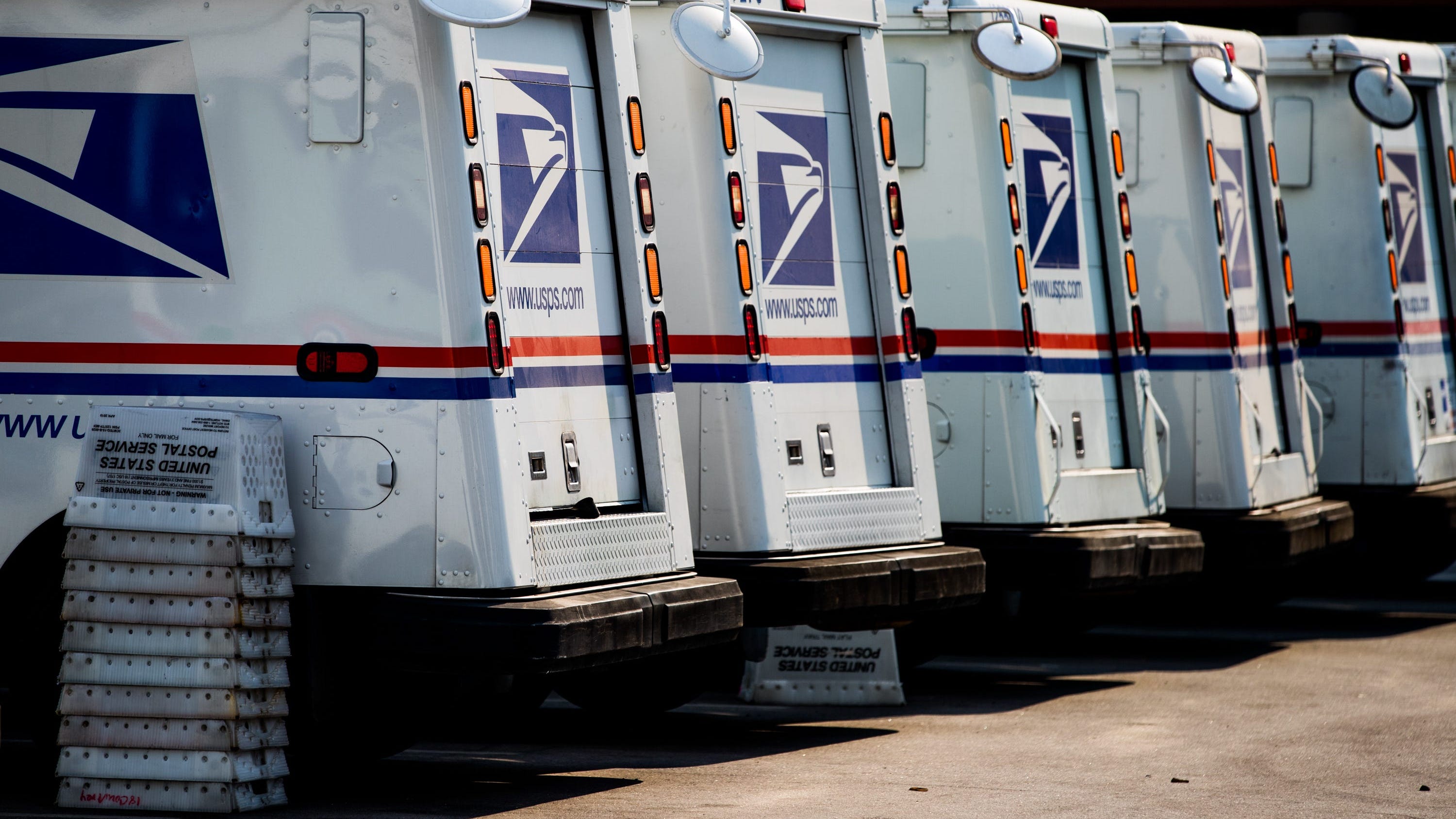 Philly man pleads guilty to robbing 2 postal workers, kidnapping 1