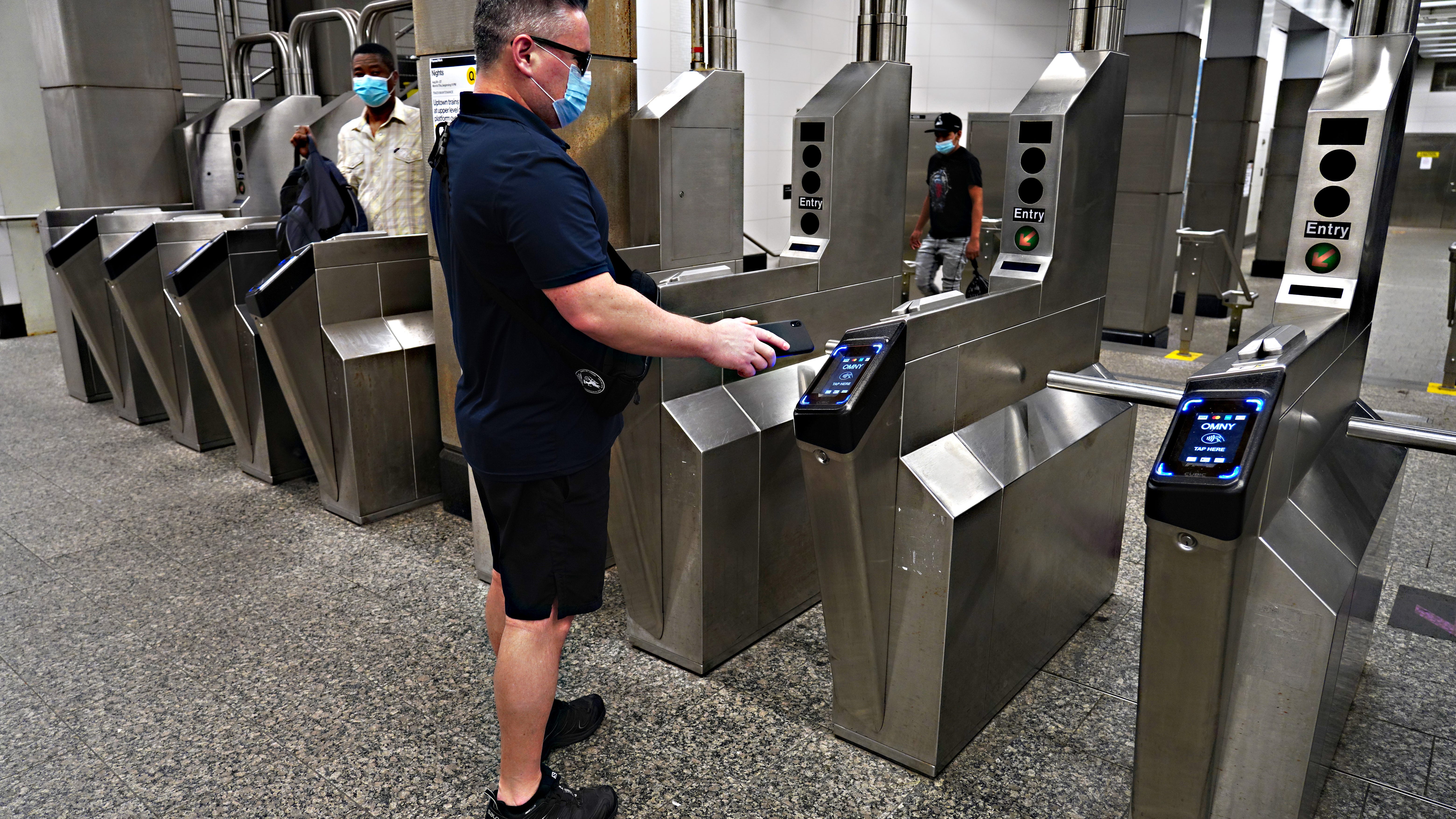 MTA to roll out OMNY card vending machines as MetroCard phaseout continues