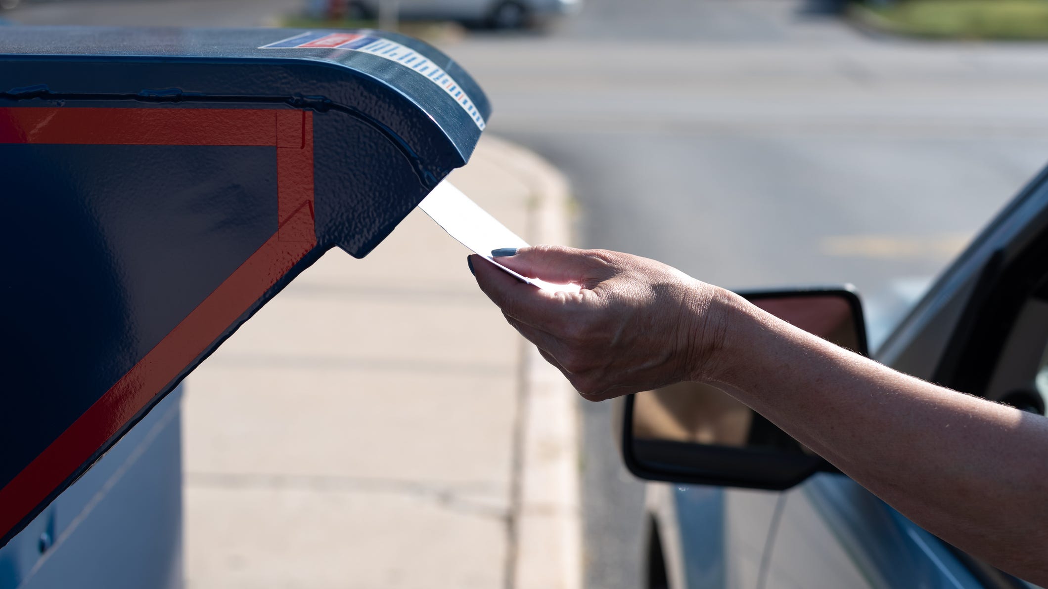 NJ man pleads guilty to bribing USPS carriers for mailbox keys