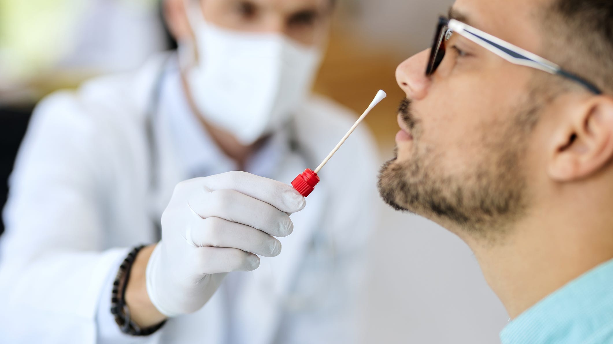 Main difference of BA.2 vs. omicron is risk to unvaccinated, health expert says