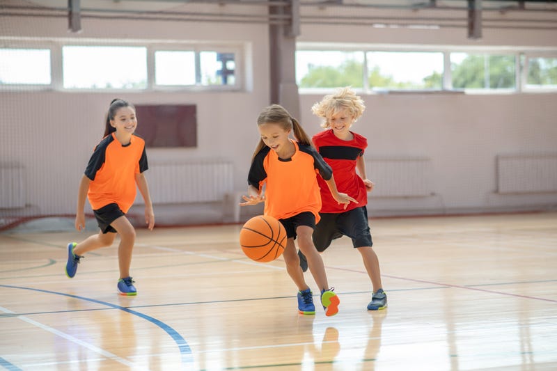 Despite a surge in COVID-19 cases from the omicron variant, Marin County public health officials are taking steps to loosen some rules around youth sports.