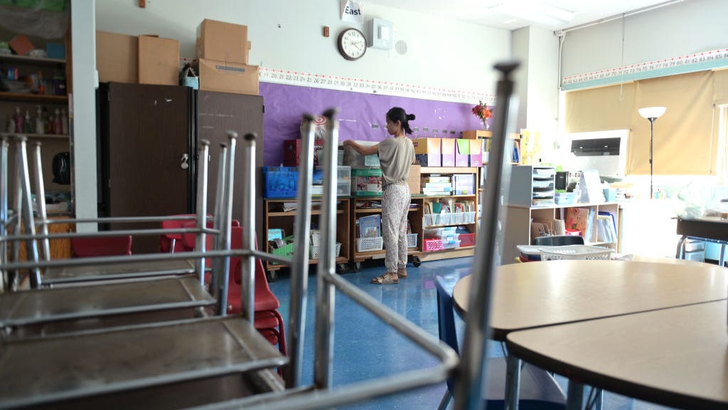 NYC public school teachers, staff must get COVID-19 vaccines: de Blasio