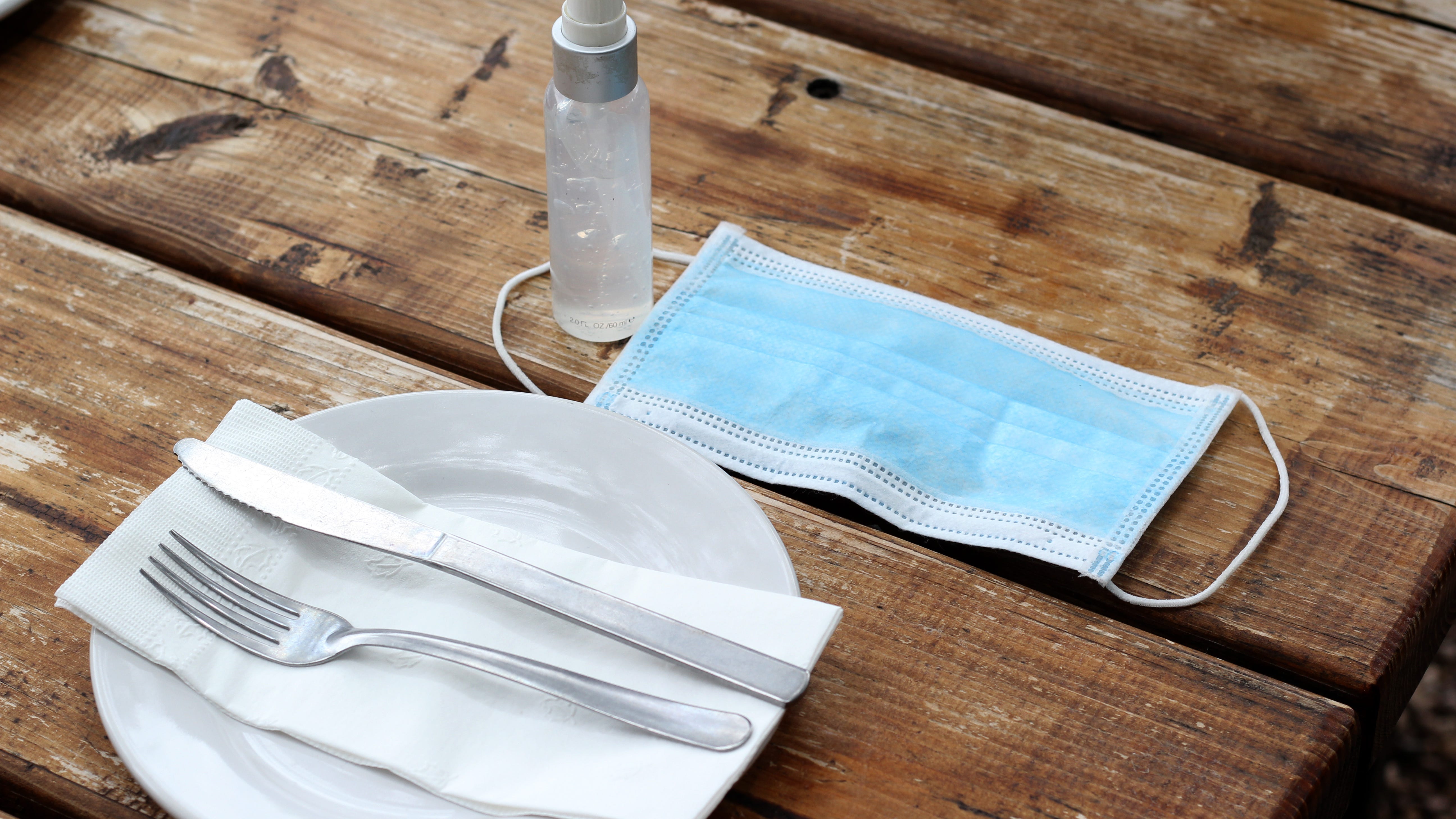 More suburban mayors to defy Pritzker's order on indoor dining