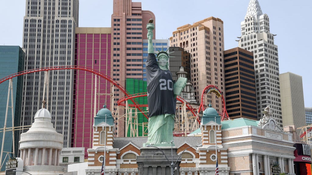Visitors sue Las Vegas hotel over bat in room