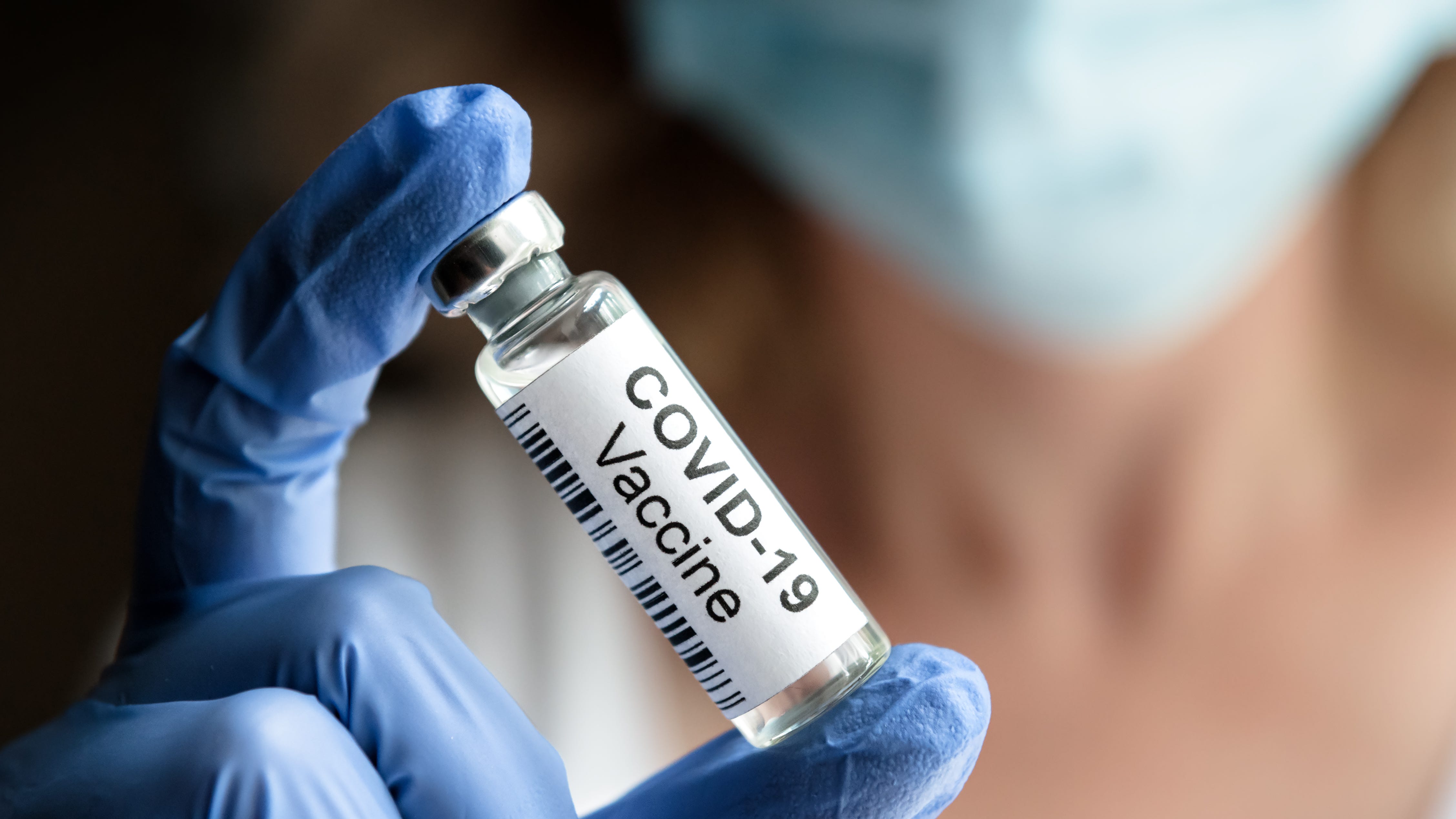 Researchers urge vaccinations despite COVID decline