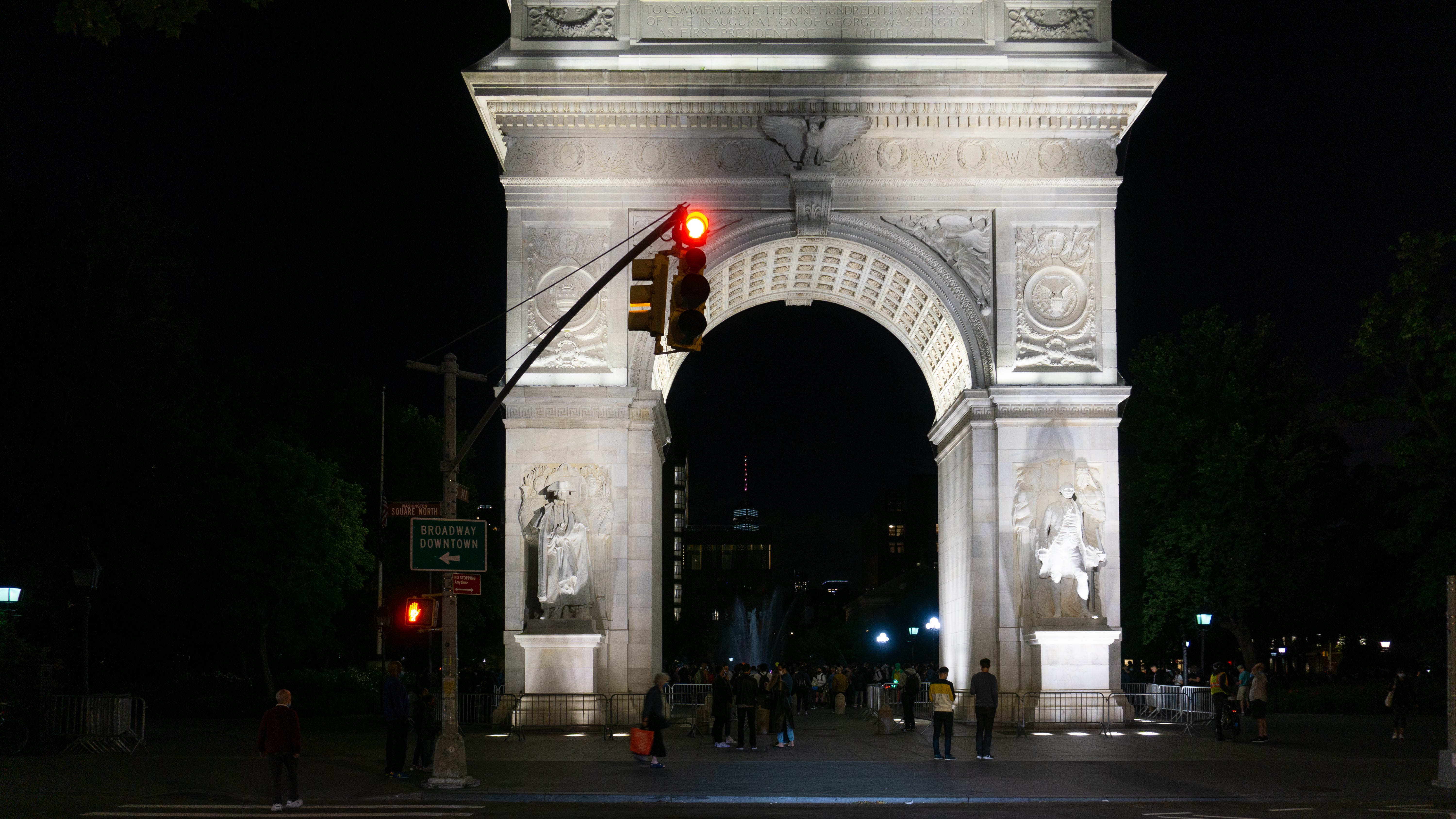 1 stabbed, another slashed during overnight dance party in Washington Square Park