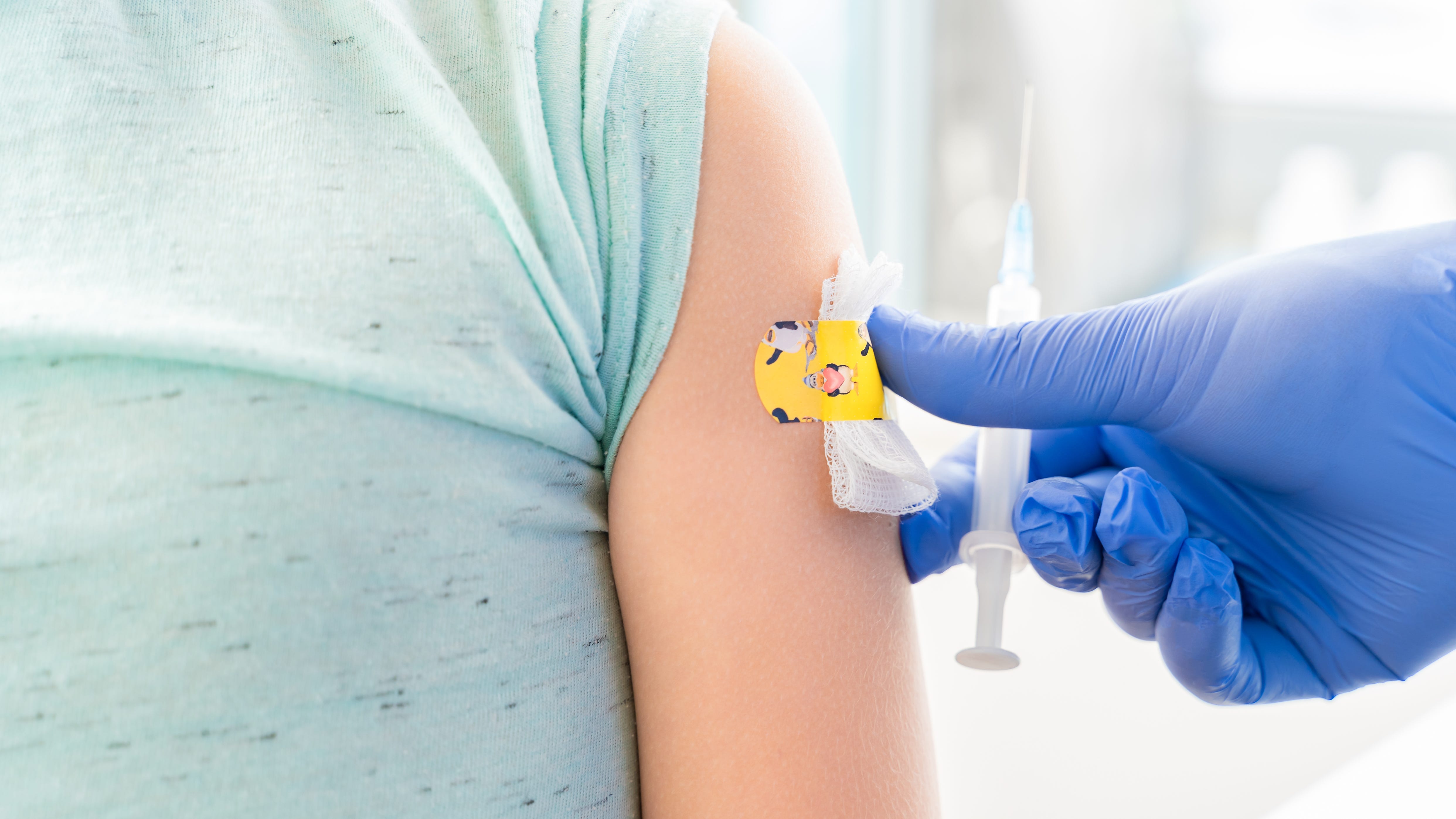 FDA authorizes 1st COVID-19 shots for infants, preschoolers