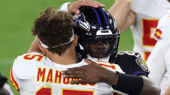 Which NFL quarterbacks have been vaccinated against COVID-19?
