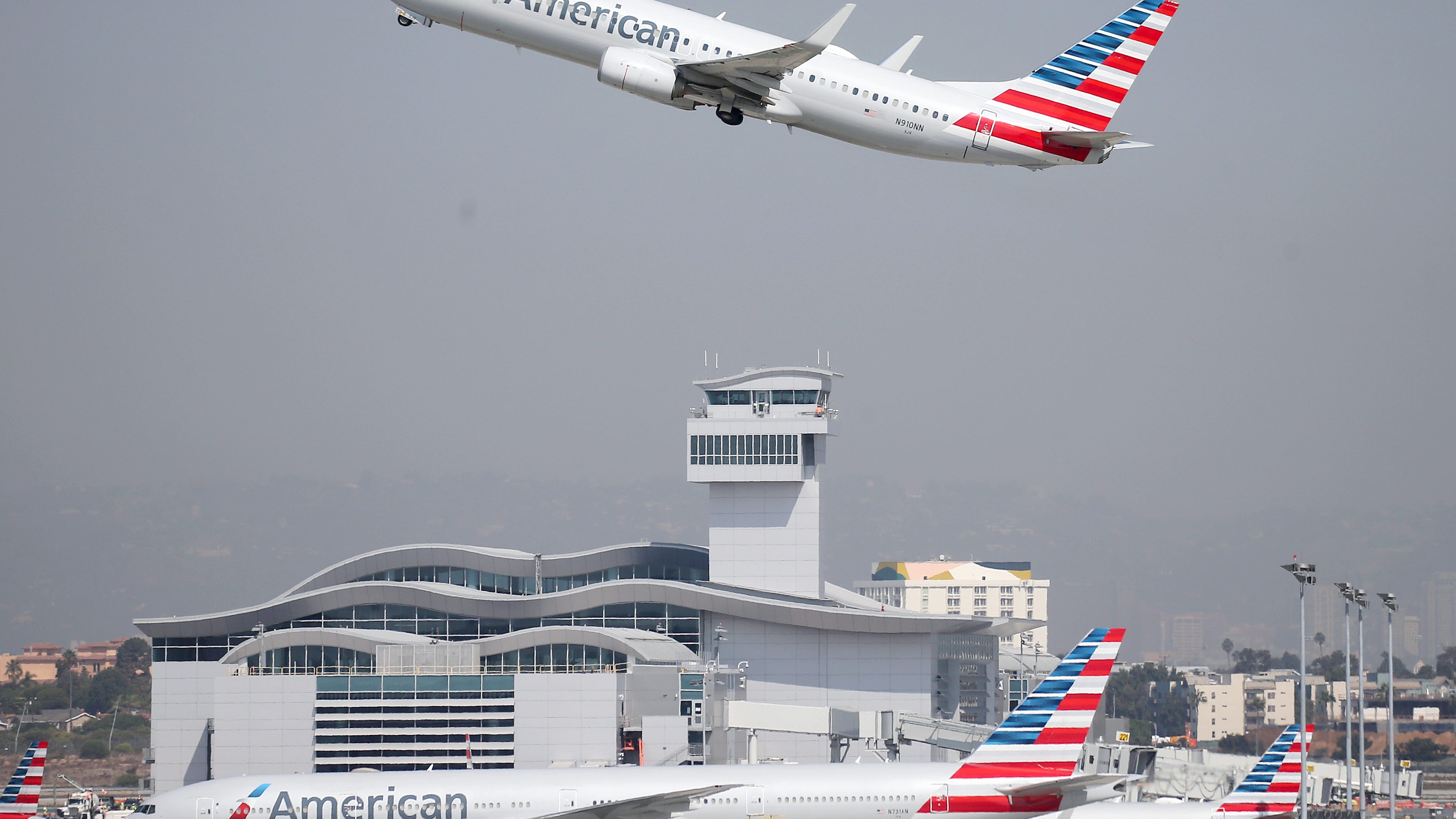 American Airlines regional carriers offering triple-pay for some pilots during July