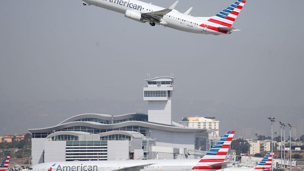 Flight from New York to L.A. forced to make emergency landing