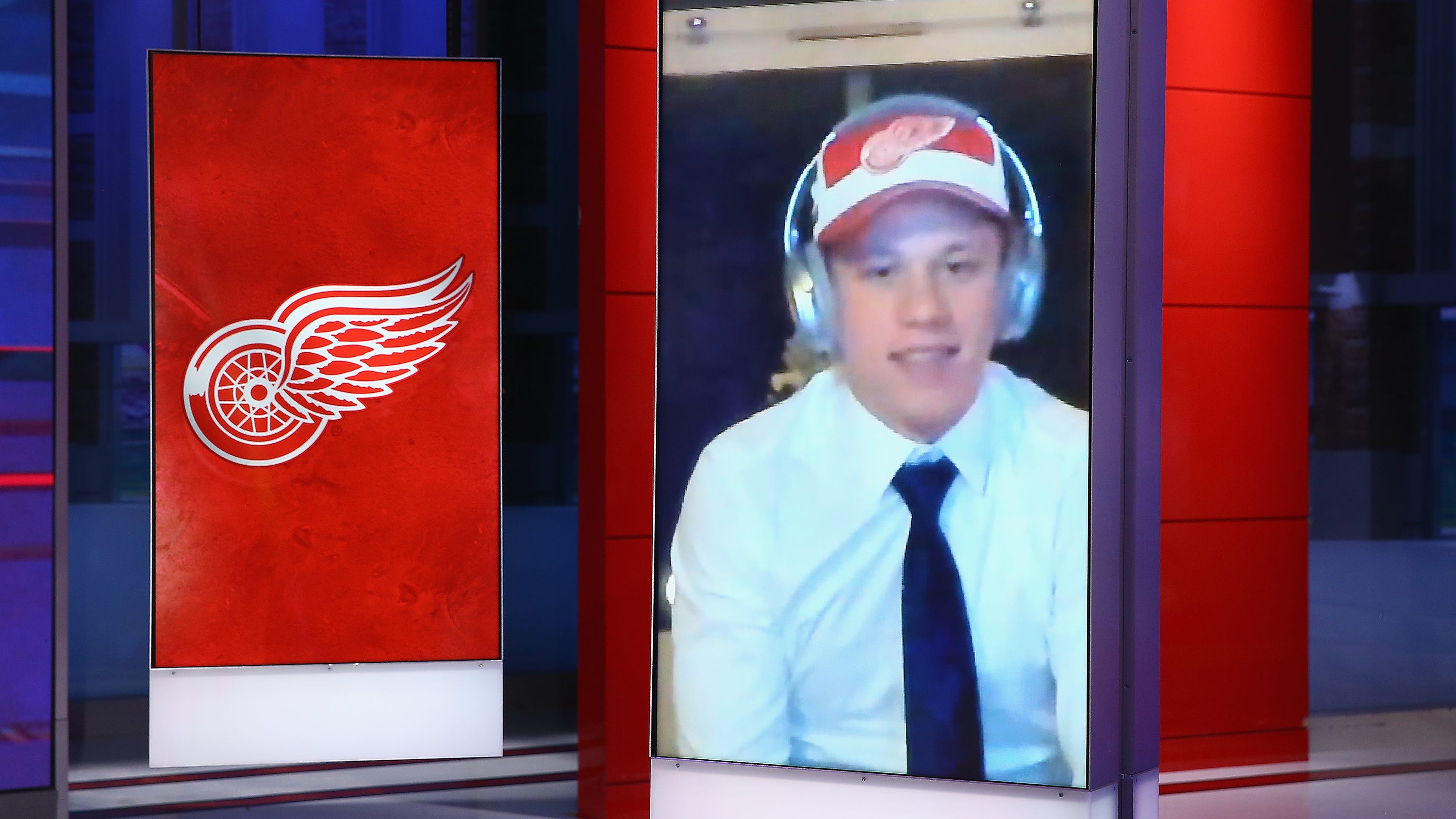 Lucas Raymond eager to follow 'legendary Swedes' in Detroit
