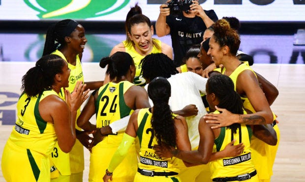 GettyImages-1279258669-e1620250807110-620x370