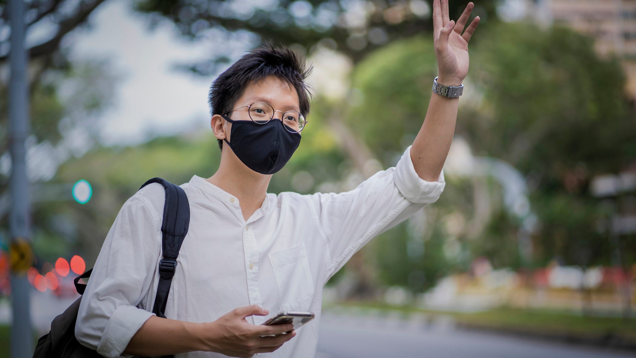 COVID-19 pandemic leads to fewer Uber & Lyft drivers, higher costs for riders