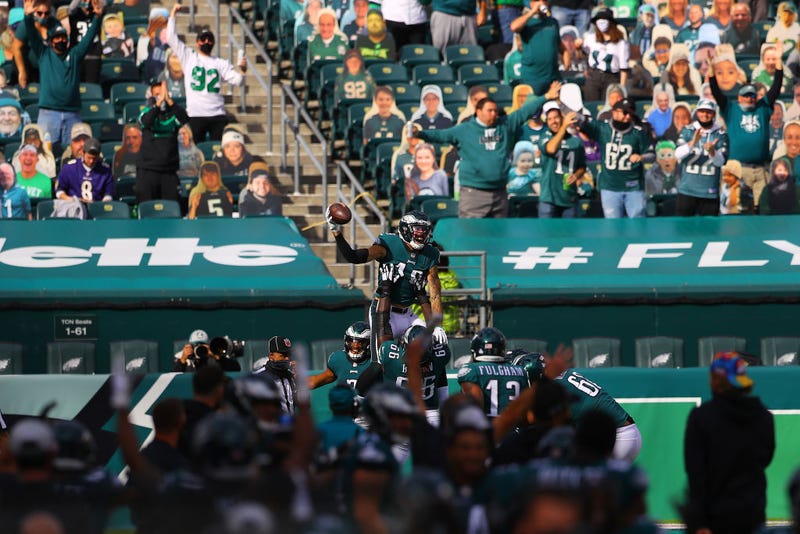 J.J. Arcega-Whiteside #19 of the Philadelphia Eagles celebrates recovering a fumble for a touchdown