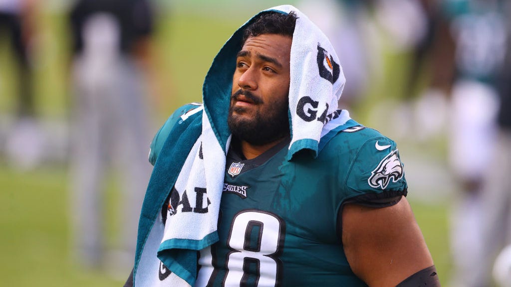 Jordan Mailata impresses teammates, fans once again by singing 'Tennessee Whiskey'
