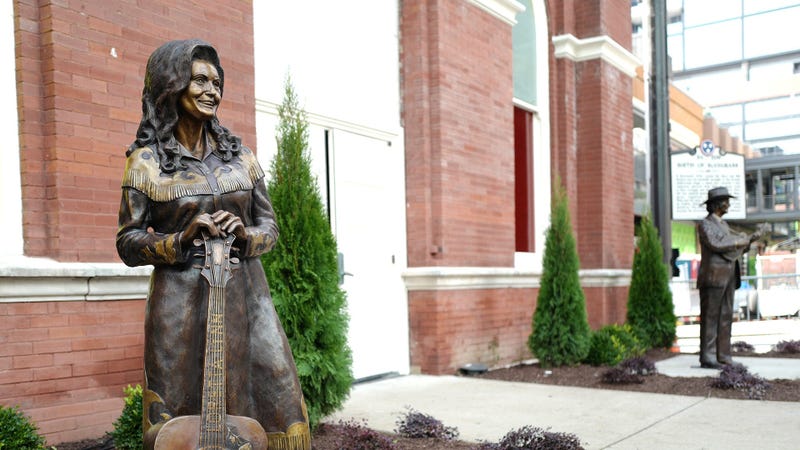 Loretta Lynn statue