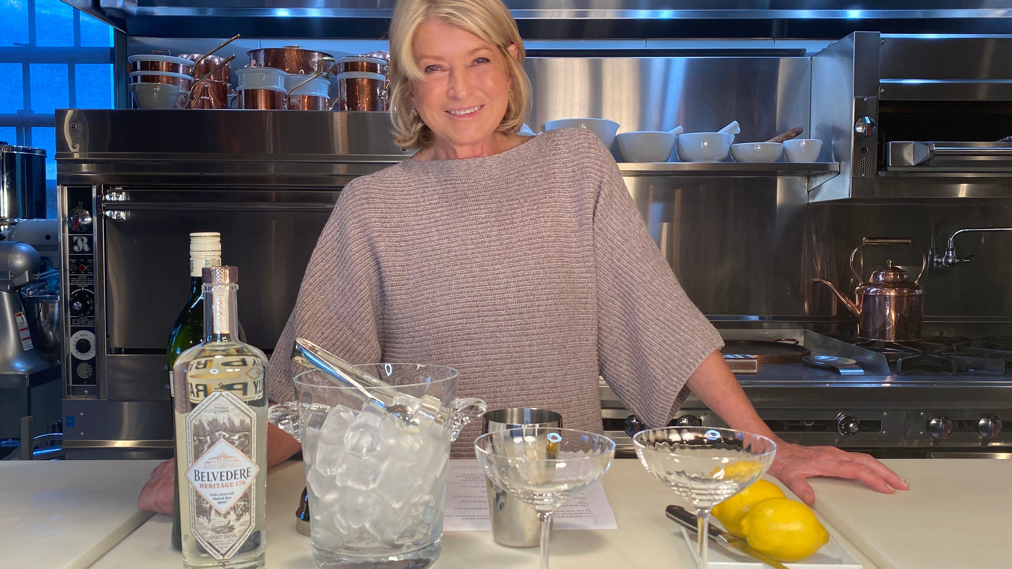 VIDEO: Martha Stewart gets vaccinated at Mount Sinai Downtown, says she didn't 'jump the line'
