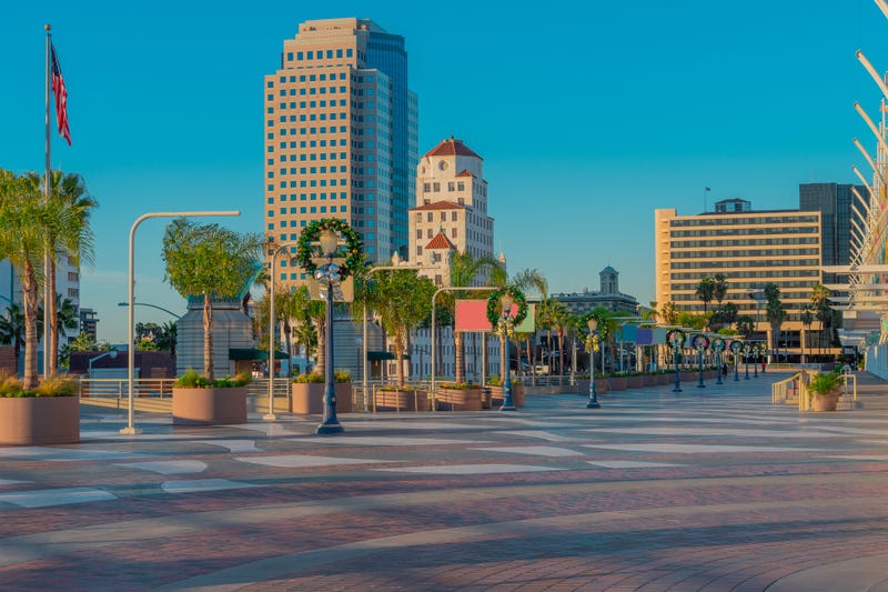 Downtown Long Beach to clear out homeless encampments