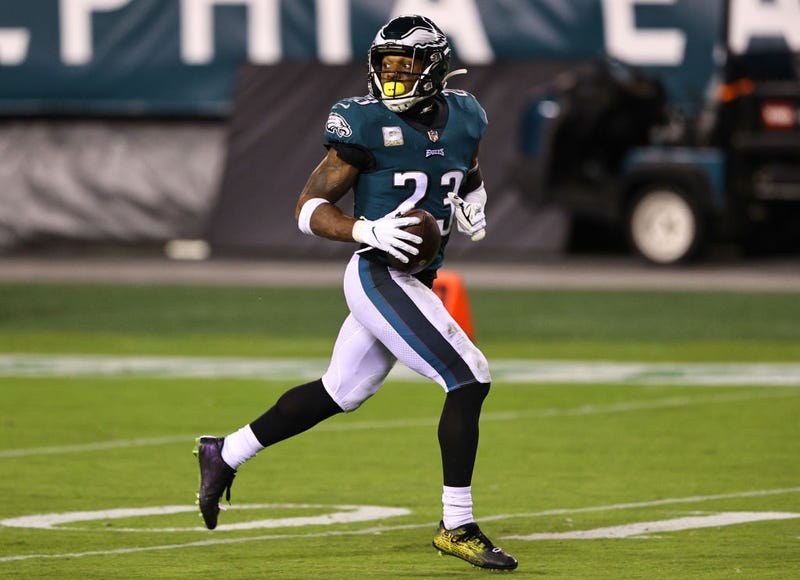 Rodney McLeod #23 of the Philadelphia Eagles runs back a fumble