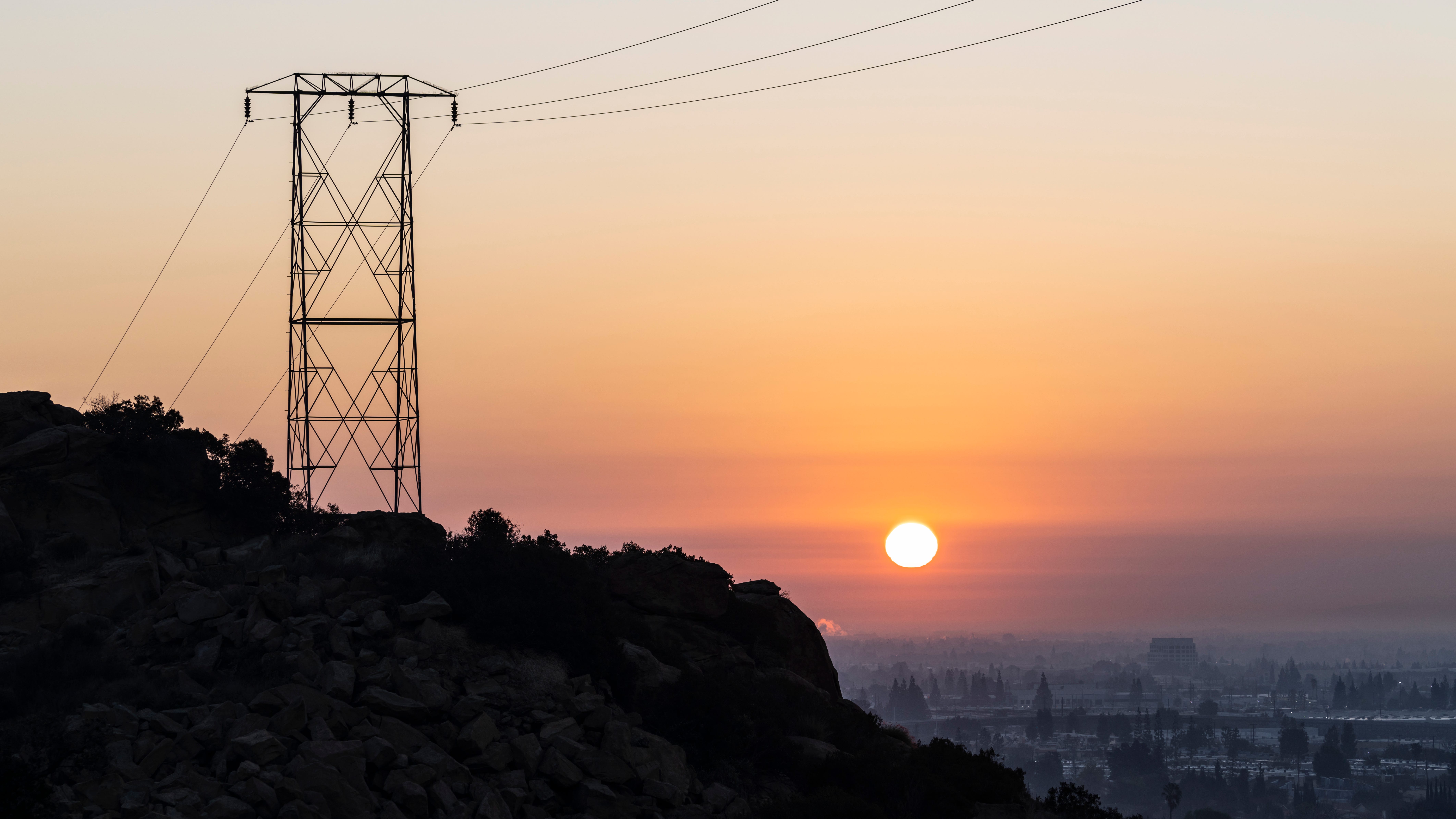 LADWP reaches settlement in fatal electrocutions of Panorama City father and daughter