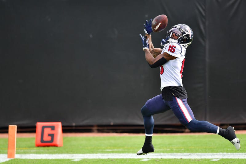 Keke Coutee hauls in a long touchdown pass.