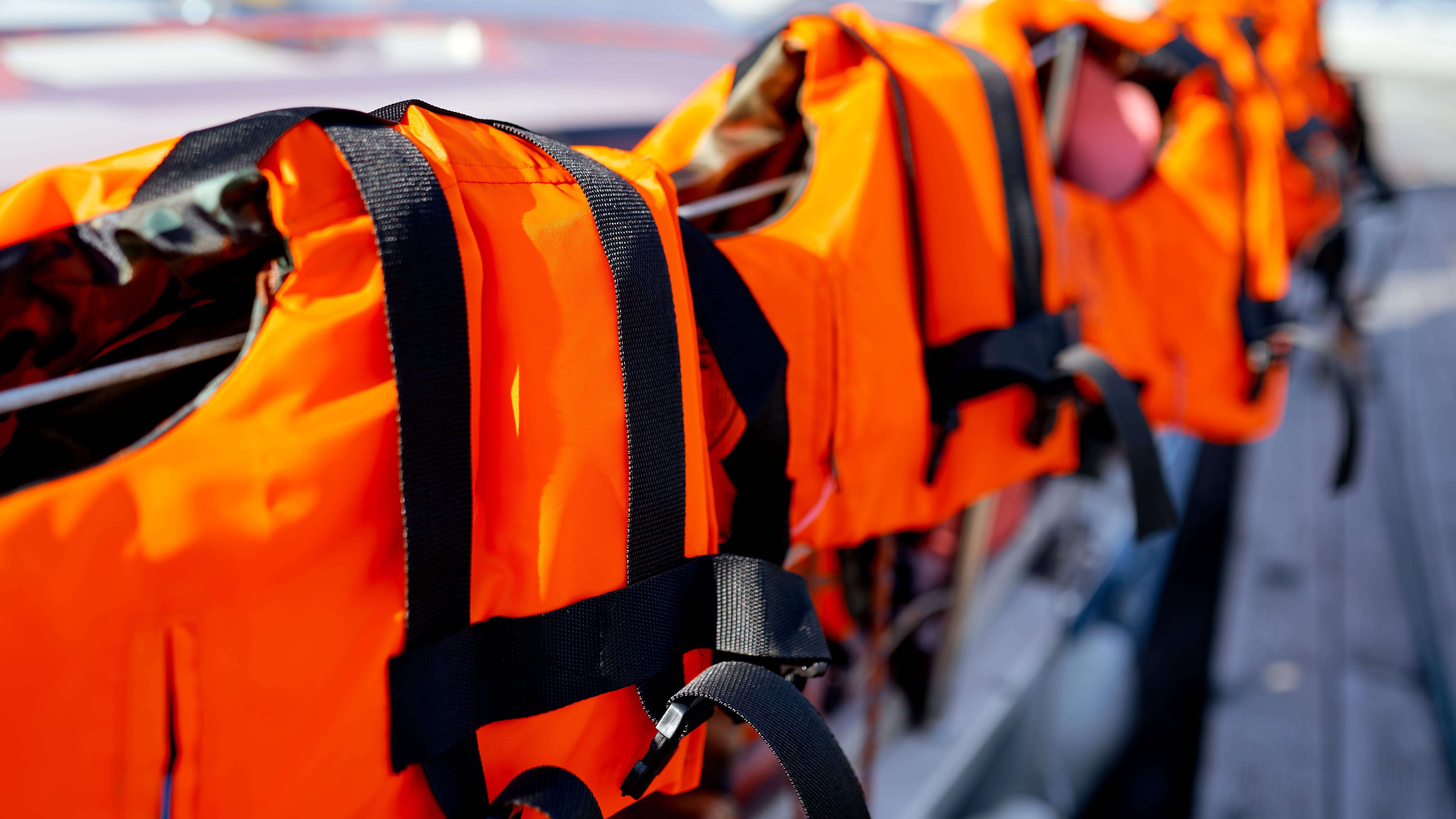 Rental life jackets being stolen from along Grapevine Lake