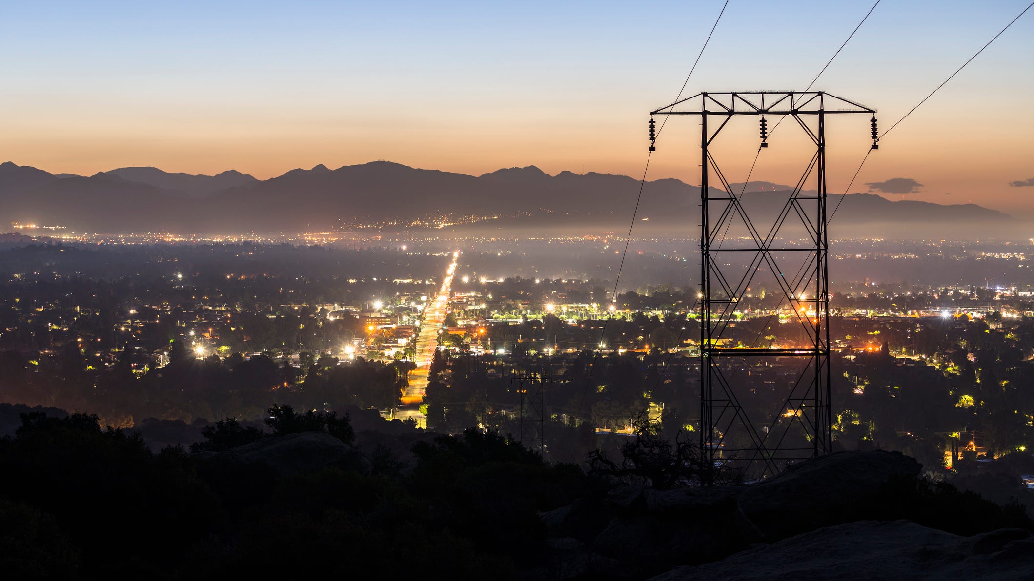 63,000 without power in Southern California as winds raise fire risk