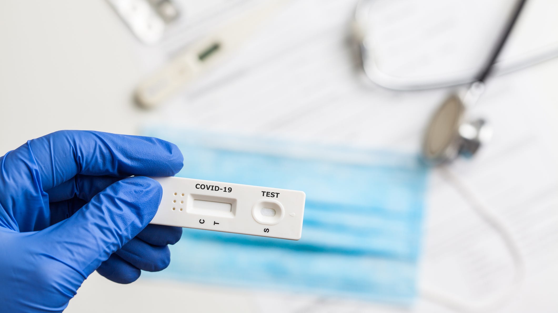 Top epidemiologist talks his recent COVID-19 infection, says vaccine saved his life