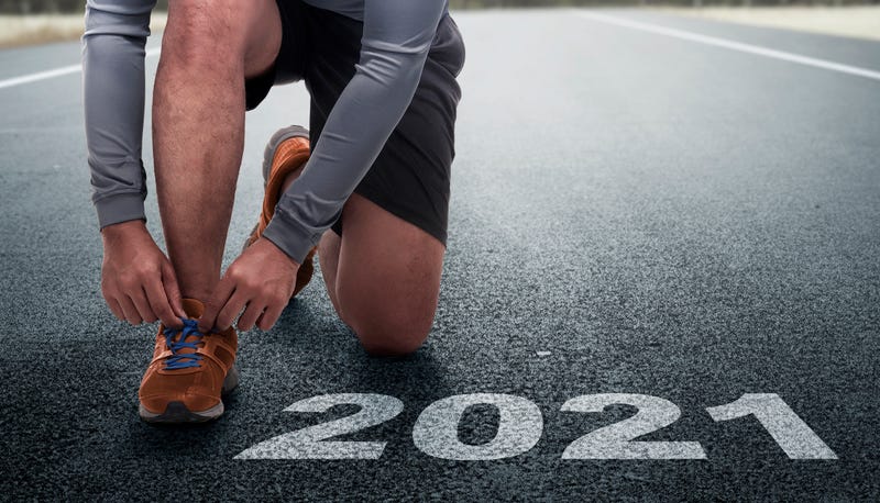 Runner man prepares to run on the 2021 line