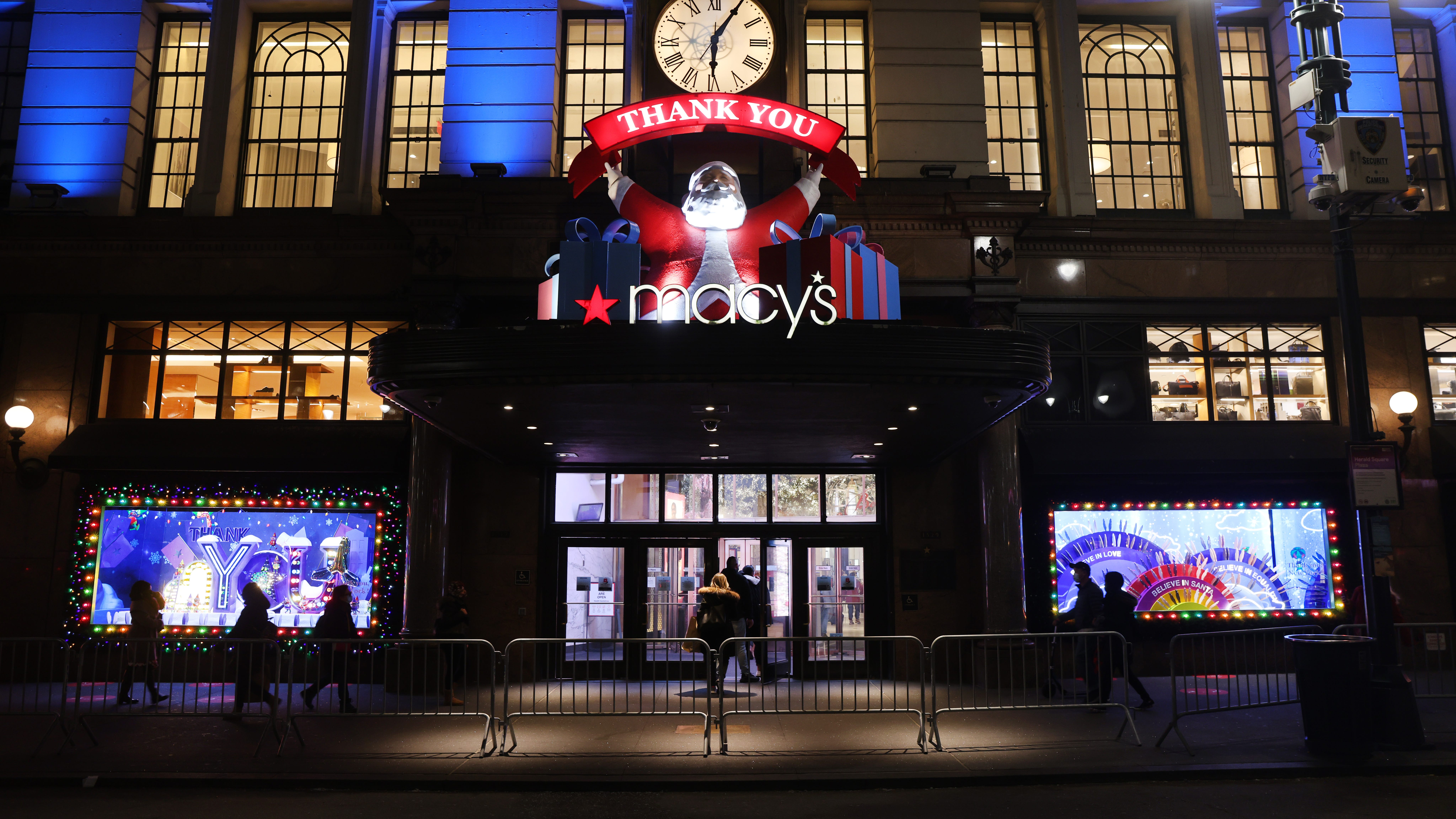 PHOTOS: Macy’s holiday windows honor frontline workers and pandemic response