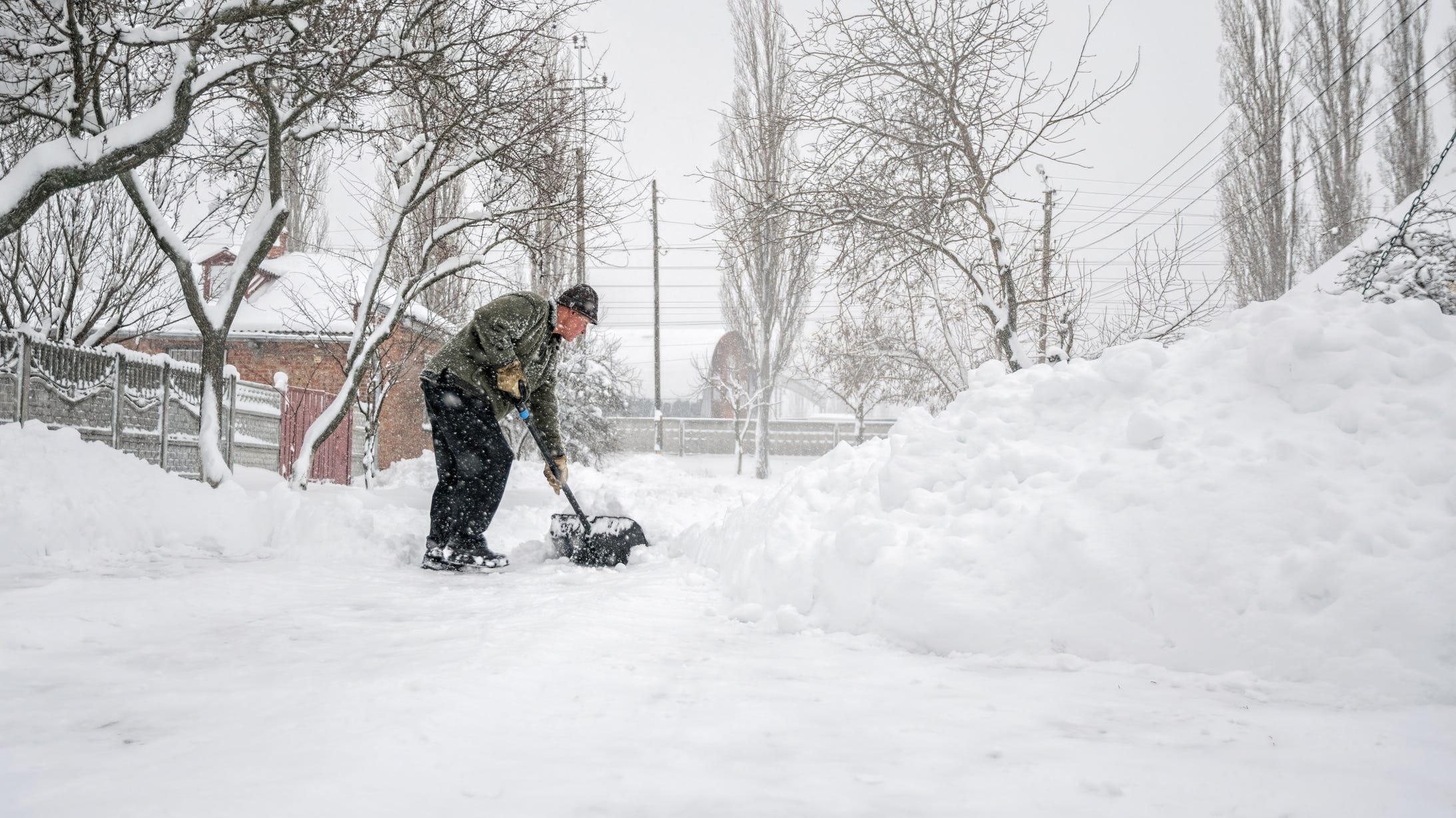 9 inches of snow and climbing in parts of Chicago area as winter storm warning remains in effect until evening