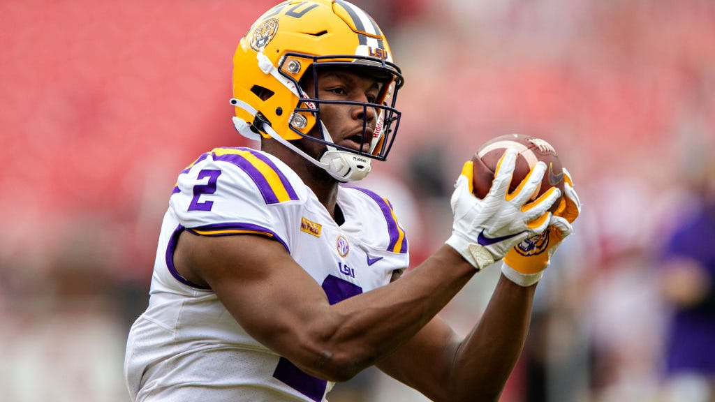 Tigers' star freshman tight end Arik Gilbert mulling departure from LSU