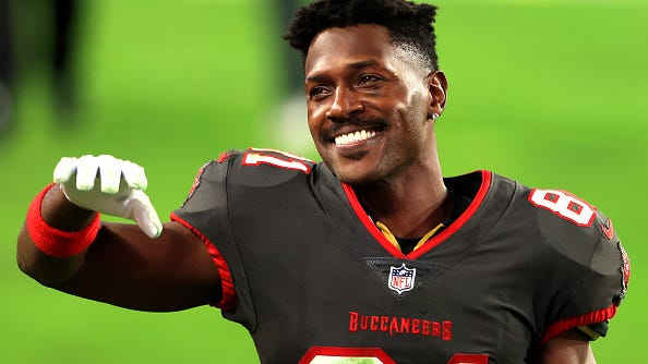 Antonio Brown-Ravens speculation is back after WR was seen with Lamar Jackson on Super Bowl Sunday
