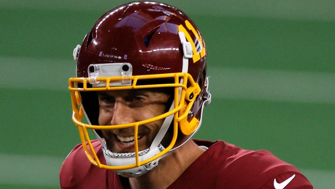 Alex Smith seems to intentionally steal football to stop clock and allow Washington to kick field goal