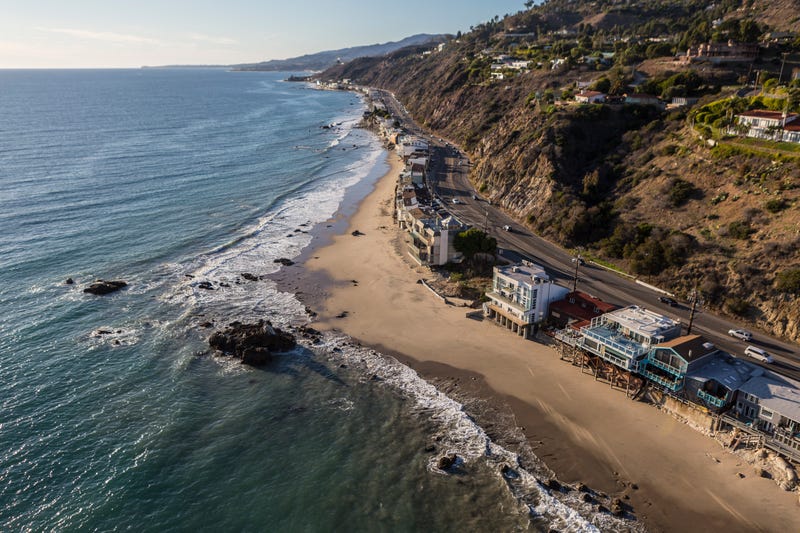 houses on malibu coastline