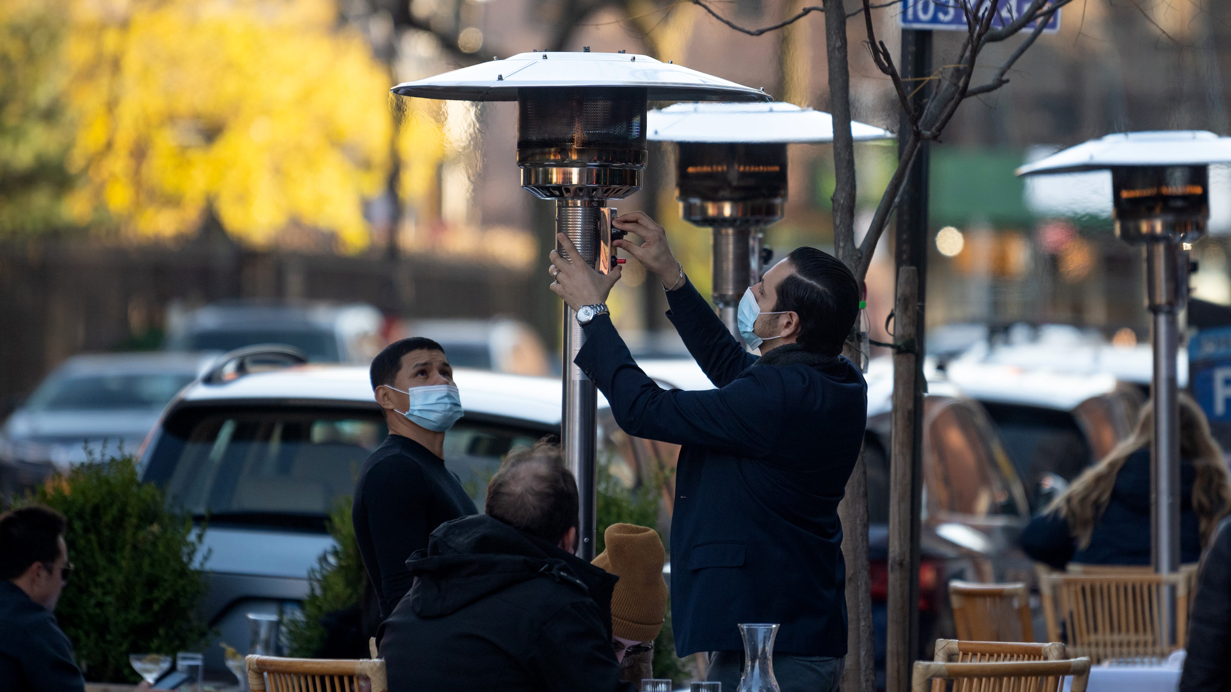 Propane heaters to be ‘phased out’ for outdoor dining this winter: de Blasio