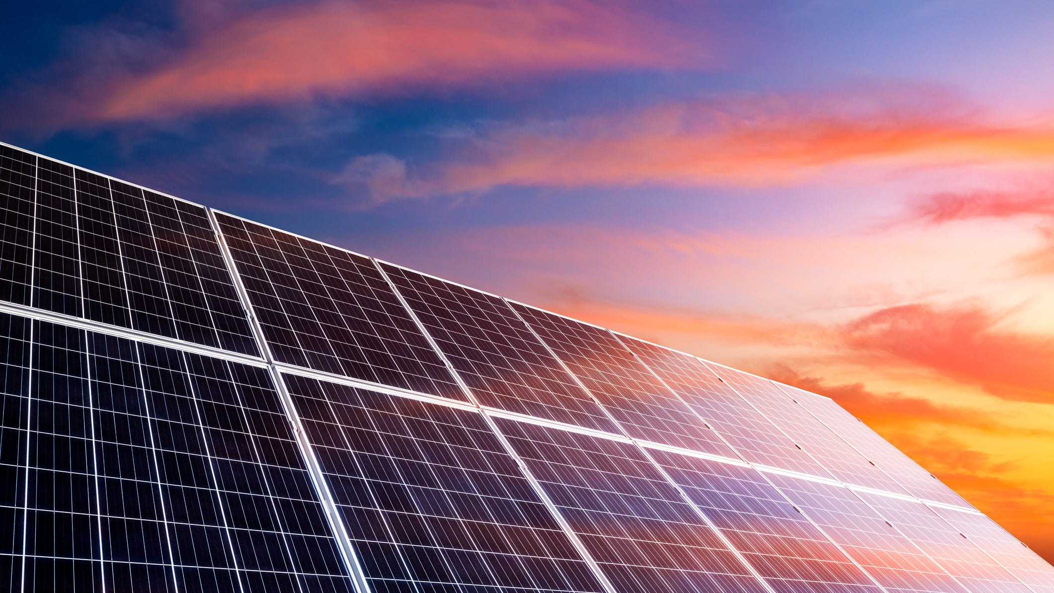 Researchers create solar panels that generate electricity at night