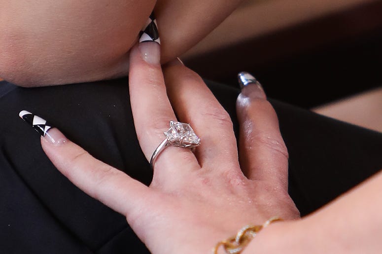 Gwen Stefani's engagement ring from Blake Shelton