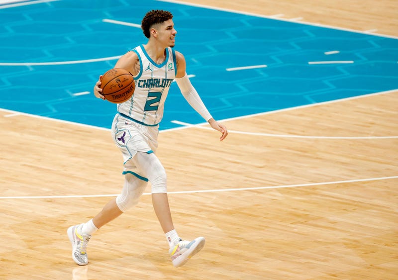 LaMelo Ball sets up the offense for the Hornets.