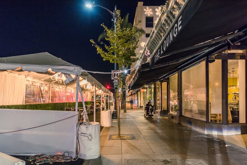 outdoor dining tables