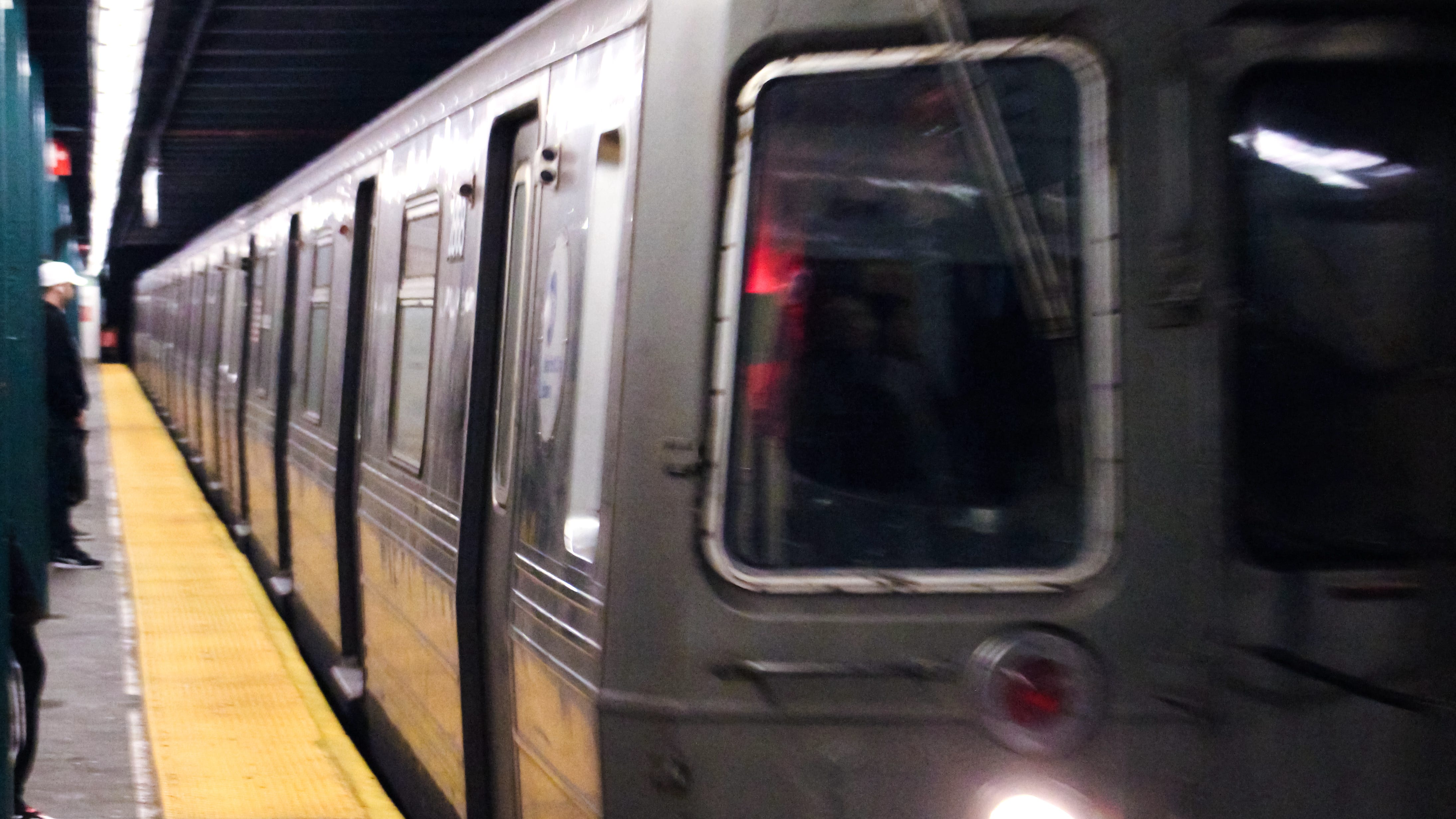 Subway conductor assaulted with soda can in Greenwich Village