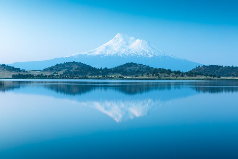 Lake Siskiyou with Mount Shasta in the distance