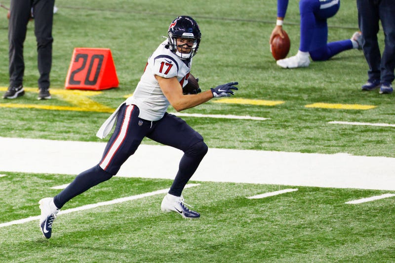 Chad Hansen rushes down the sideline for his first career receiving touchdown.