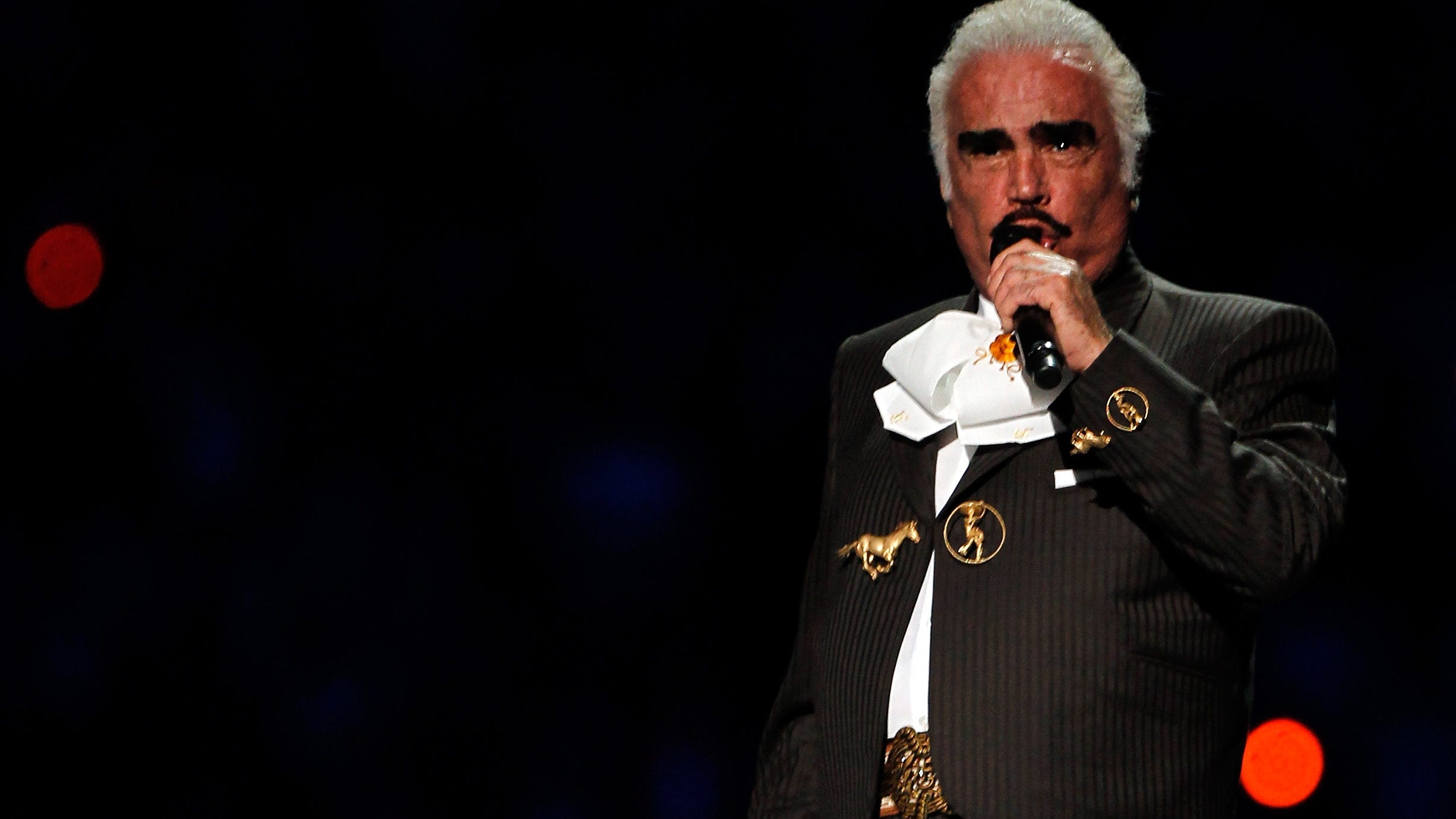 Los Angeles City Council finalizes Vicente Fernandez street renaming