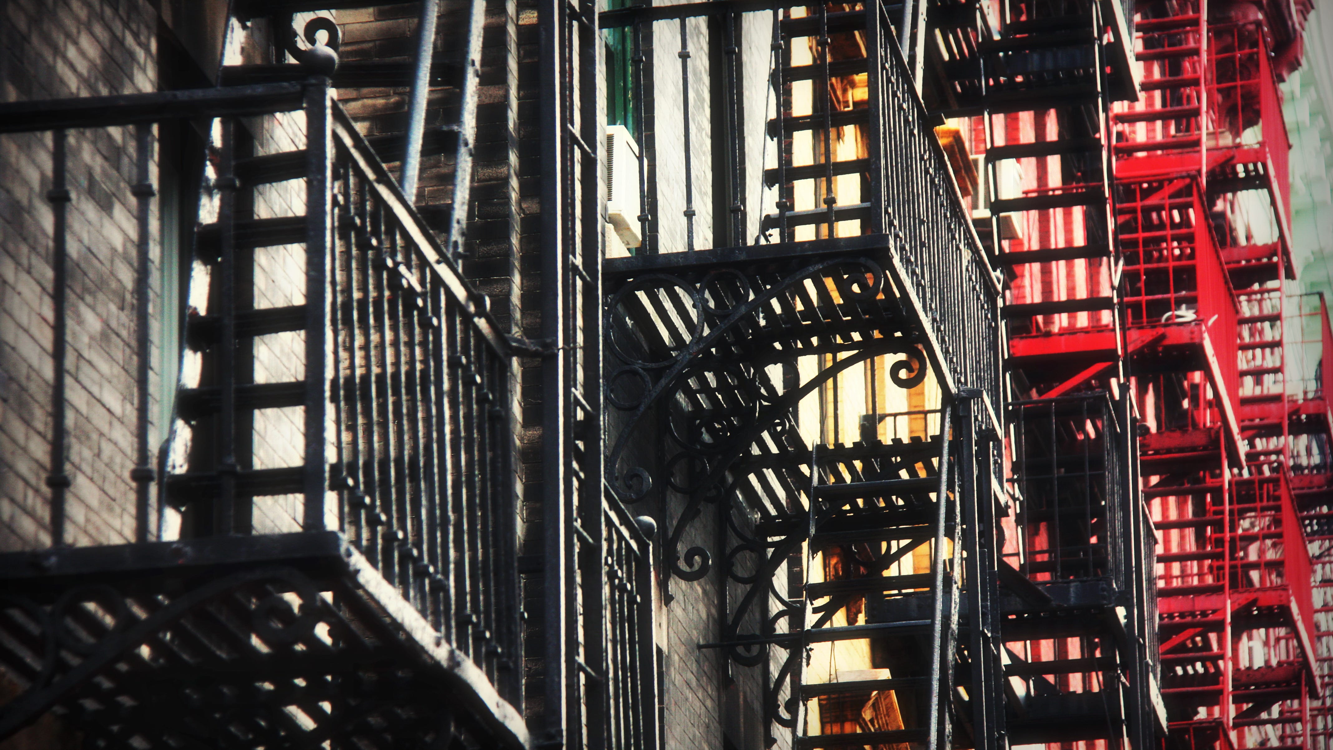 Preliminary Fairmount fire findings stress importance of fire escapes, alarms