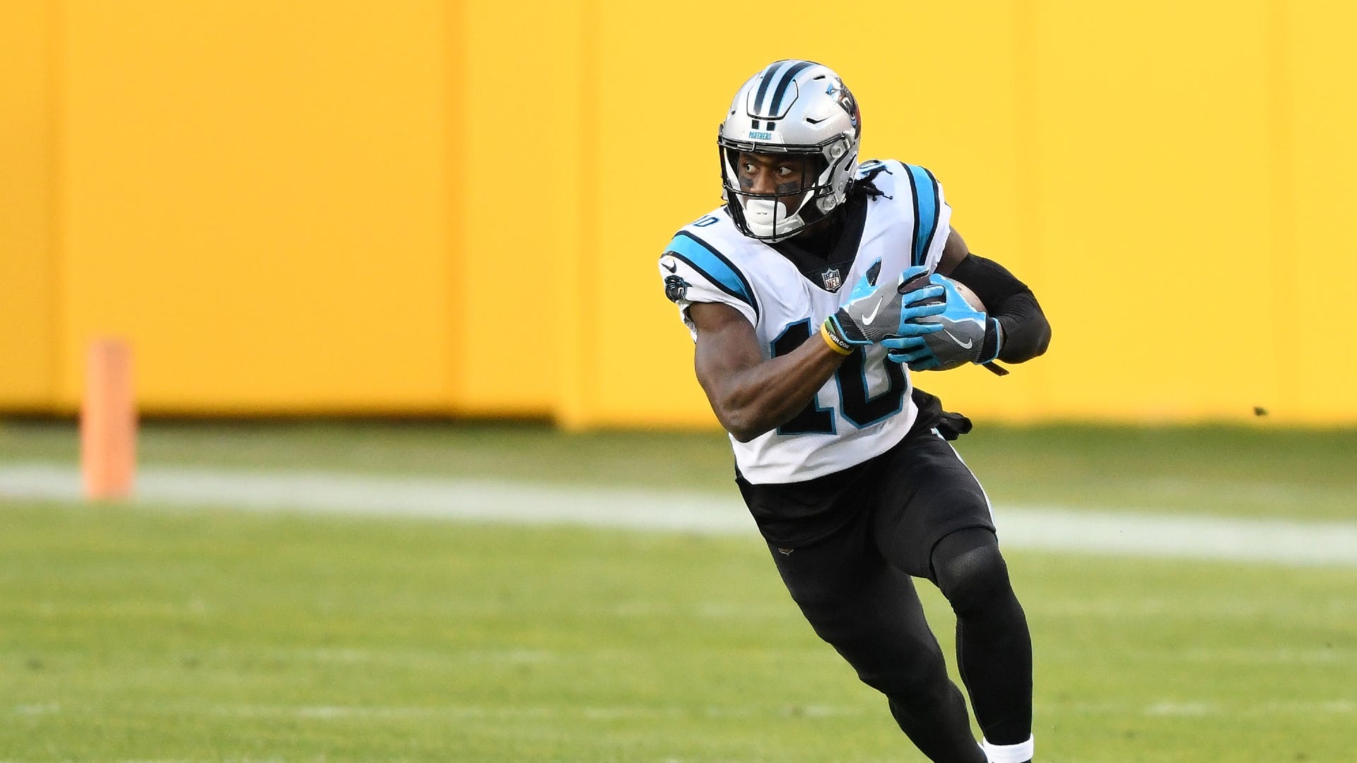 Washington signs wide receiver Curtis Samuel