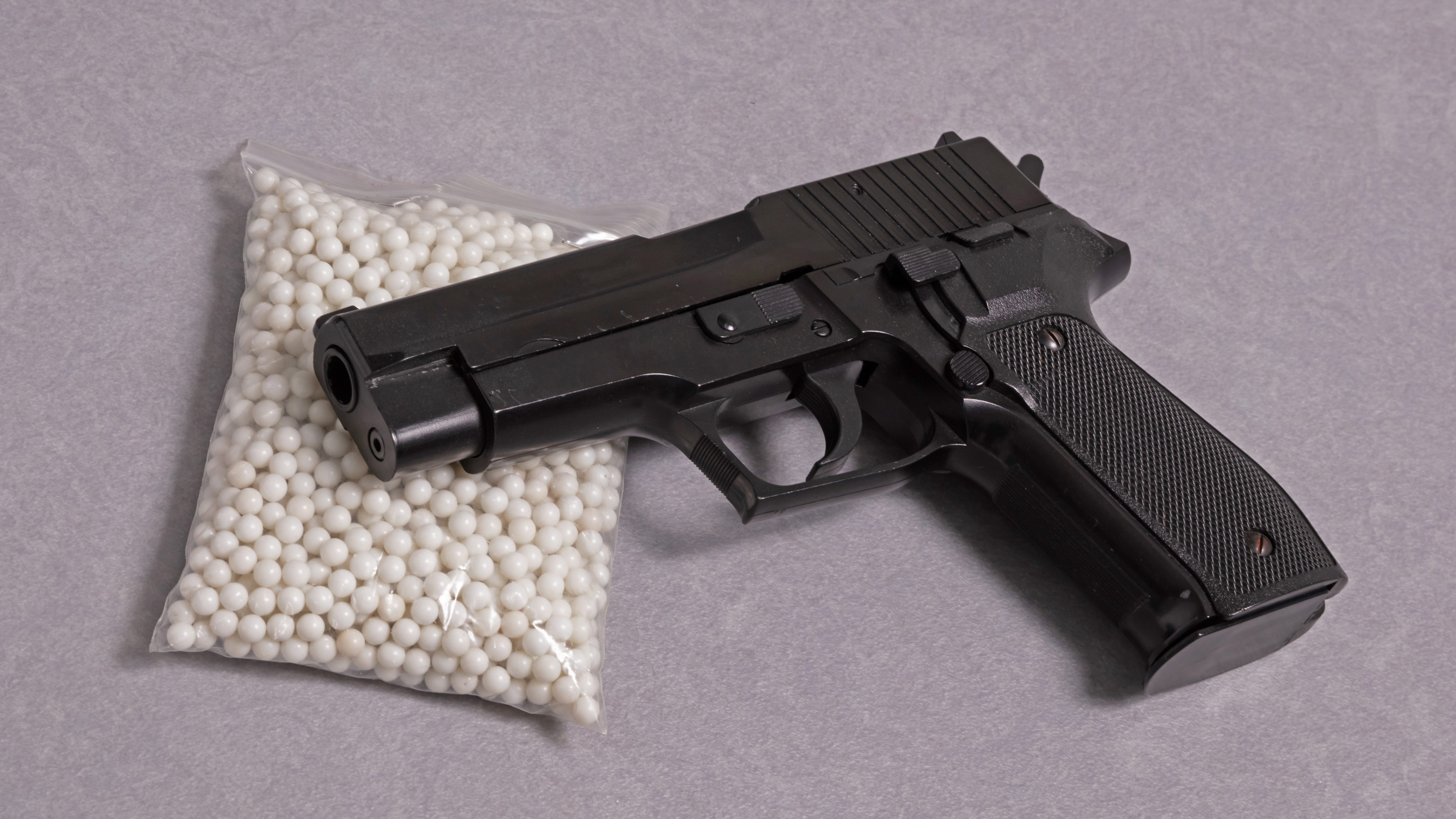 15-year-old charged after allegedly pointing BB gun at student inside Detroit classroom